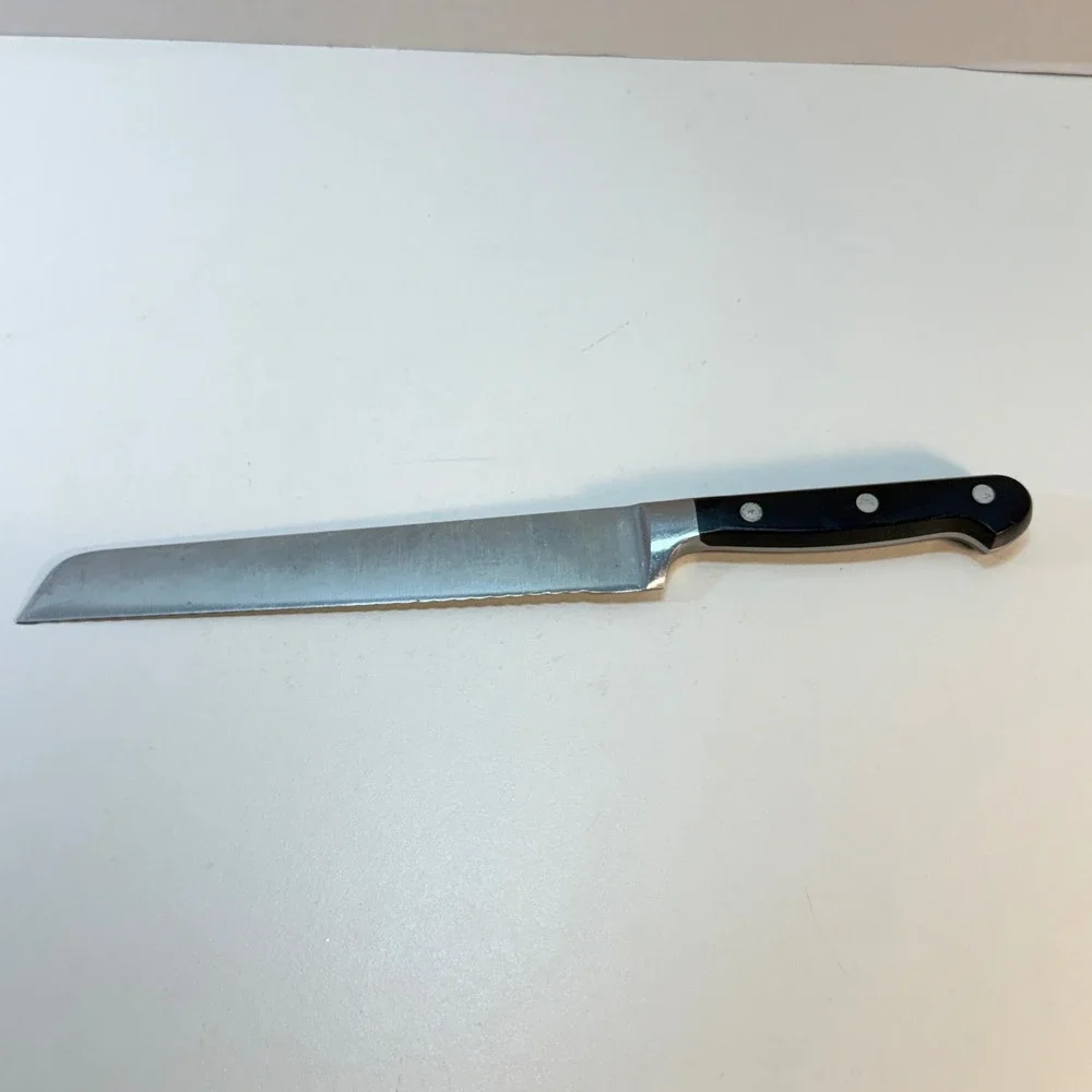 Zwilling JA Henckels Serrated Bread Knife 8 Inch Black Professional S 31026-200